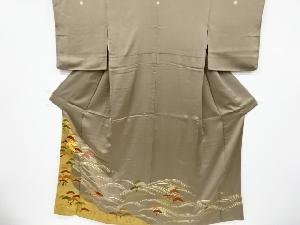 リサイクル　金彩松模様刺繍五つ紋色留袖(比翼付き)